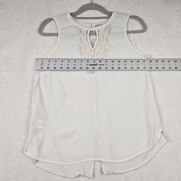 Pale Sky Women's White Sleeveless Blouse Size Medium Crochet Detail Keyhole Back - Picture 7 of 12